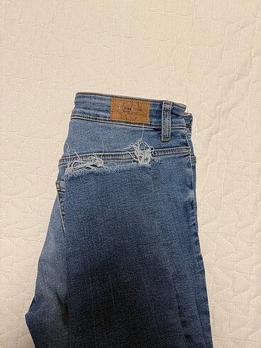 BERSHKA jean