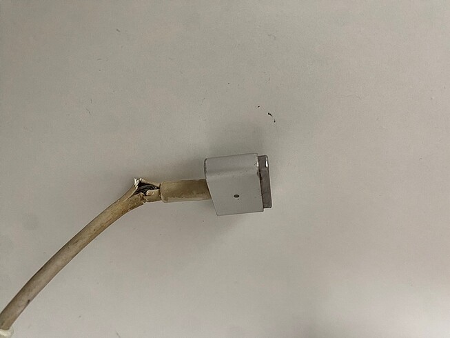 Apple Macbook şarj cihazı