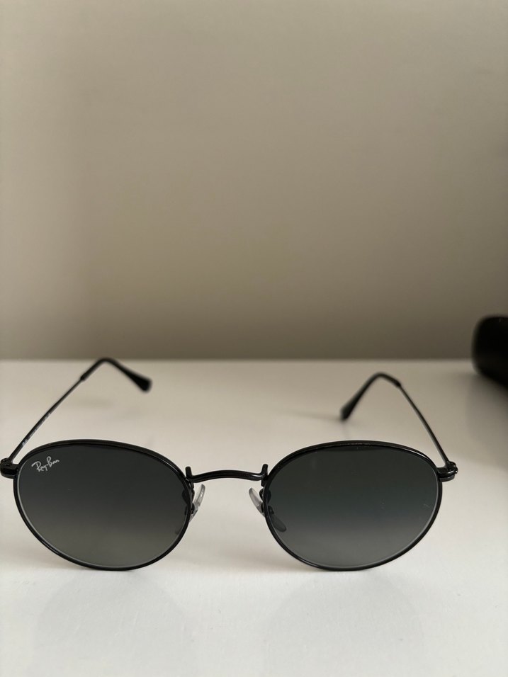 Ray-Ban RB3447N Round Flat Lenses Siyah Gözlük - Görsel 3
