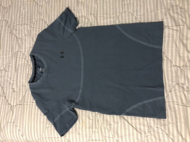 Under armour tshirt