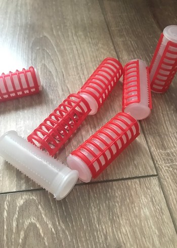 Renkli Kırmızı Saç Maşası Topuzları - Görsel 3