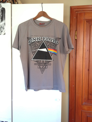 Diğer Pink Floyd konser tişörtü