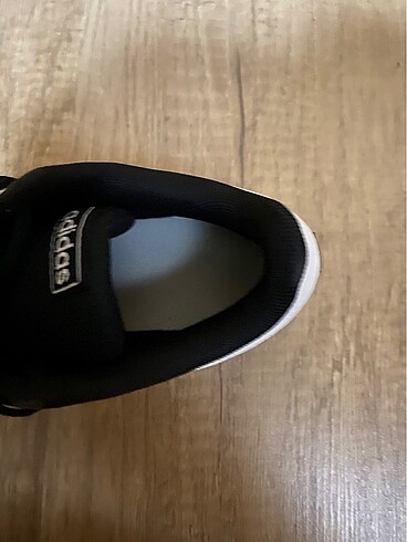 37 Beden siyah Renk Adidas ayakkabı