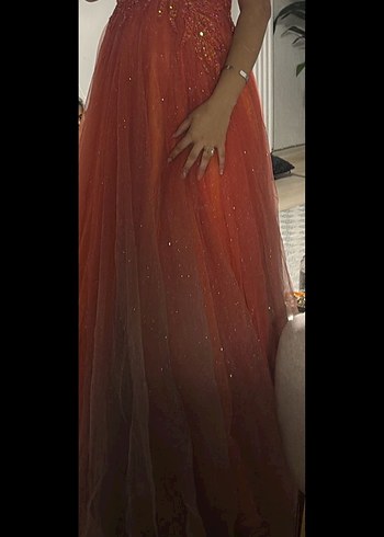 Turuncu gölgeli abiye - Görsel 3