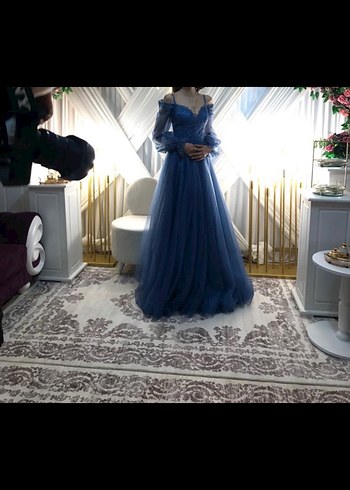 Mavi Uzun Kollu İşlemeli Nişan Elbisesi - Görsel 3