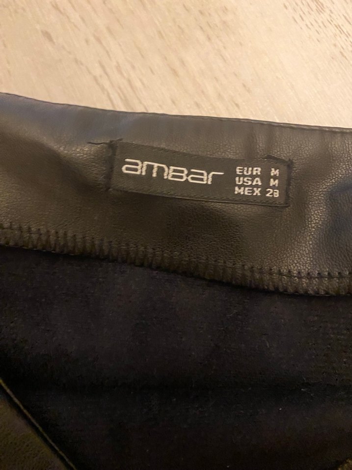 Drapeli Siyah Deri Midi etek - Görsel 3