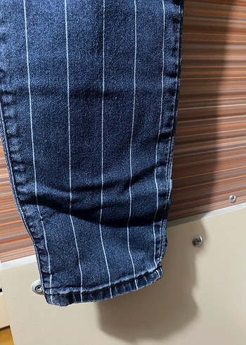 Düğmeli Lacivert Çizgili Kadın Kot Pantolon - Görsel 5