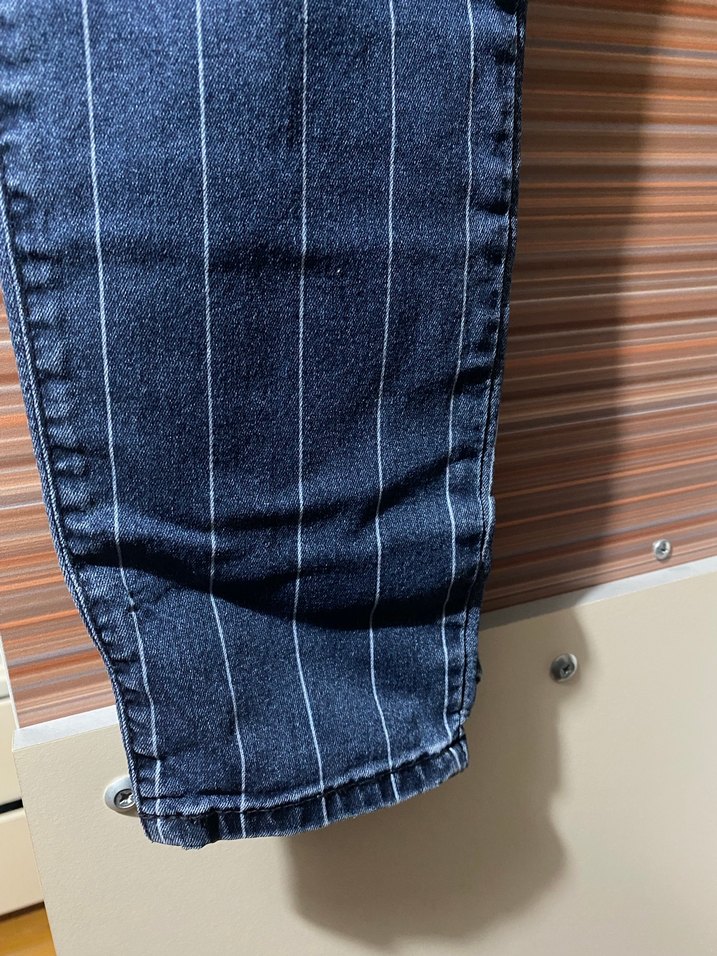 Düğmeli Lacivert Çizgili Kadın Kot Pantolon - Görsel 5