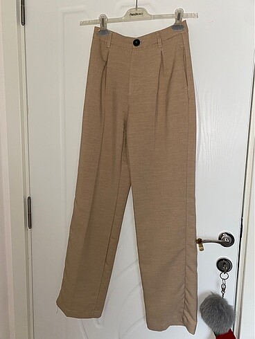BERSHKA PANTOLON