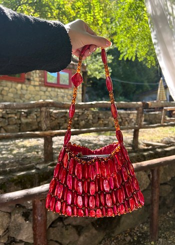  Beden Boncuk İşlemeli kırmızı Kadın Çanta