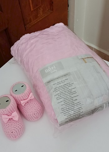 bebek battaniyesi ve patik - Görsel 3