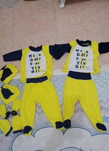 İkiz bebek fenerbahçeli hastane çıkışı  - Görsel 2