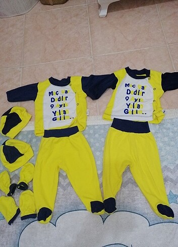 İkiz bebek fenerbahçeli hastane çıkışı  - Görsel 3