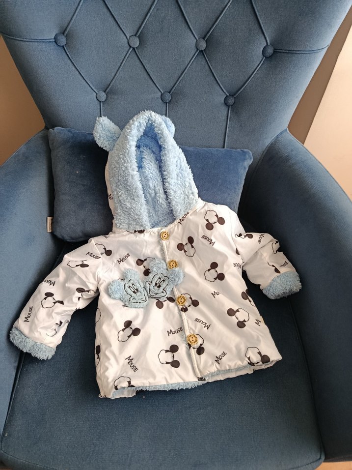 Kapüşonlu Beyaz Baskılı Erkek Çocuk Mont - Görsel 3