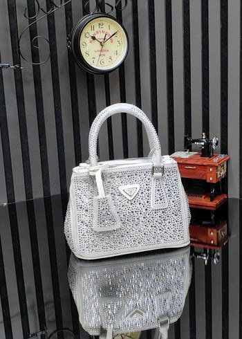 Pullu Pembe Deri Kadın Çanta - Görsel 4