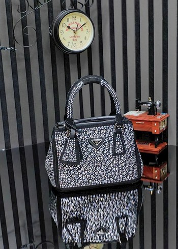 Pullu Pembe Deri Kadın Çanta - Görsel 3