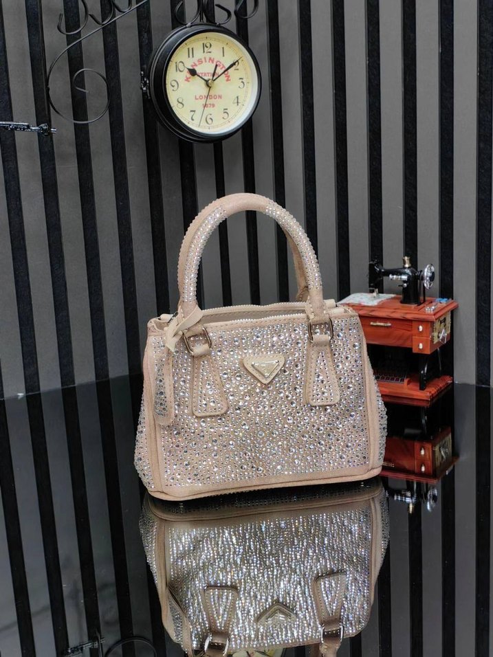 Pullu Pembe Deri Kadın Çanta - Görsel 5