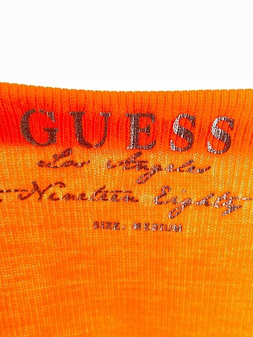m Beden turuncu Renk Guess T-shirt %70 İndirimli.
