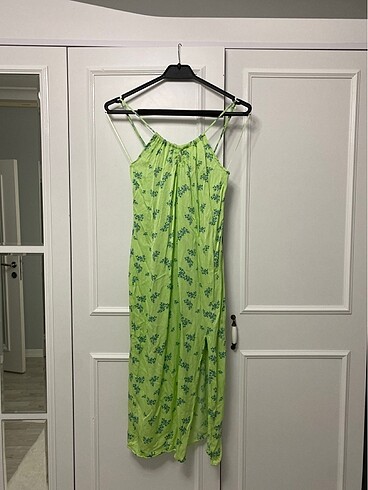 Bershka Elbise