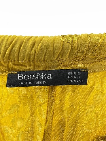 s Beden sarı Renk Bershka Düz Kesim %70 İndirimli.