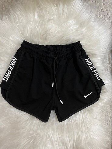 m Beden Nike şort
