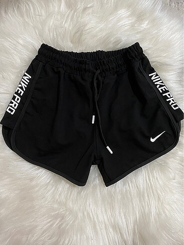 Nike şort