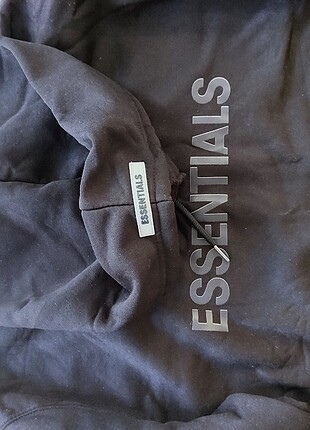 Essential Sweatshirt