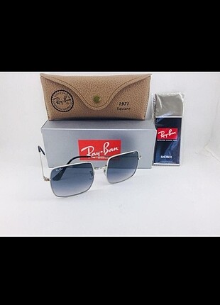 Ray-Ban