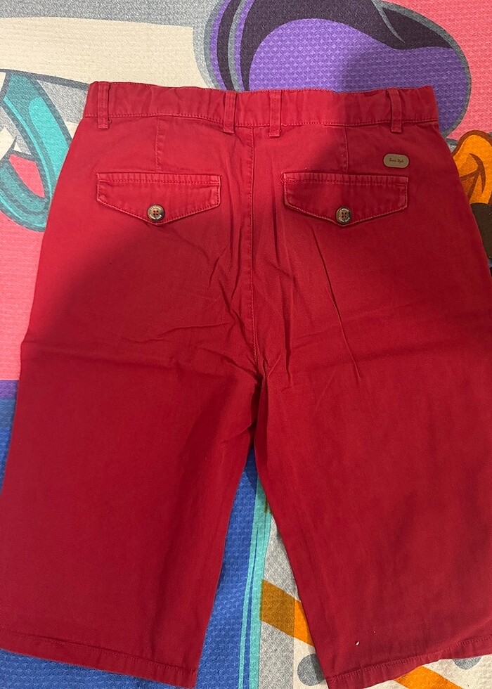 Kırmızı şort - Görsel 2