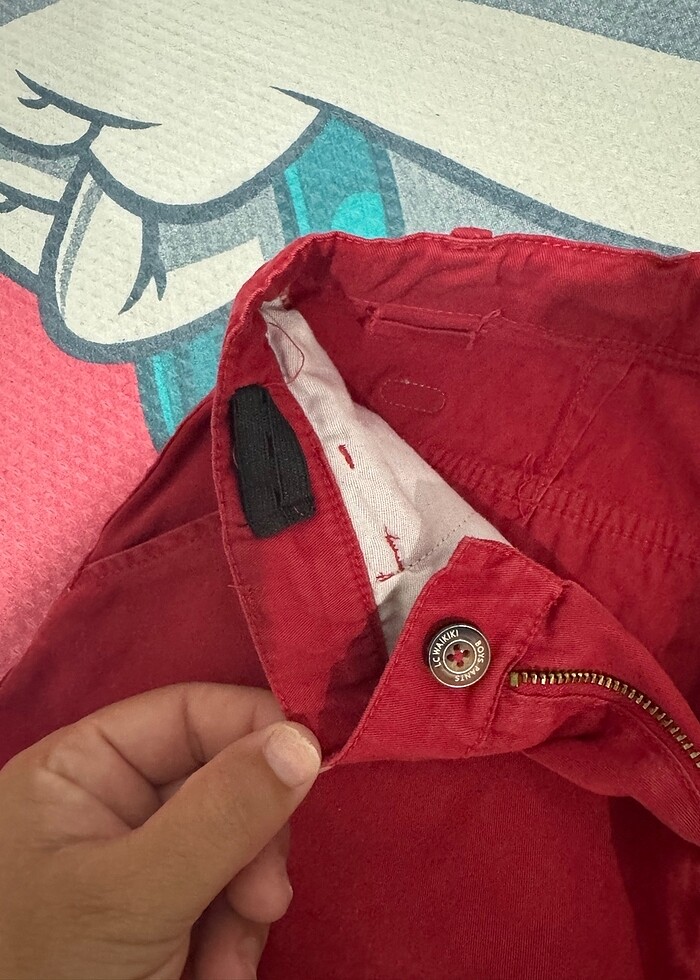 Kırmızı şort - Görsel 4