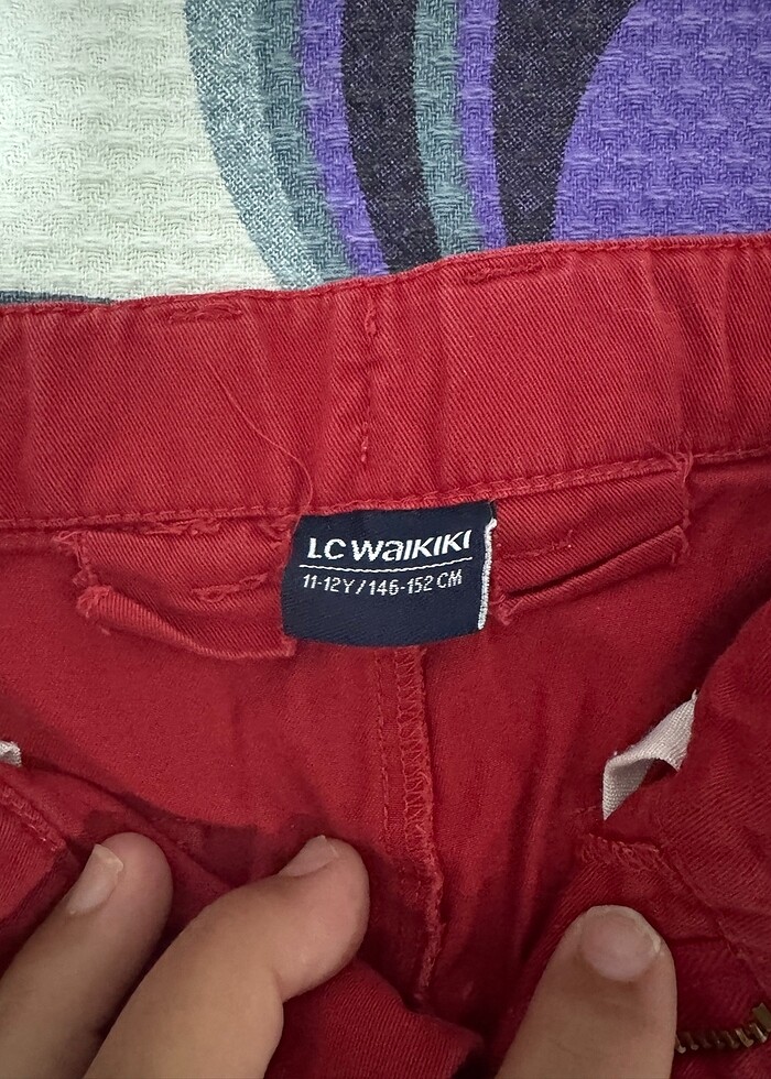 Kırmızı şort - Görsel 3