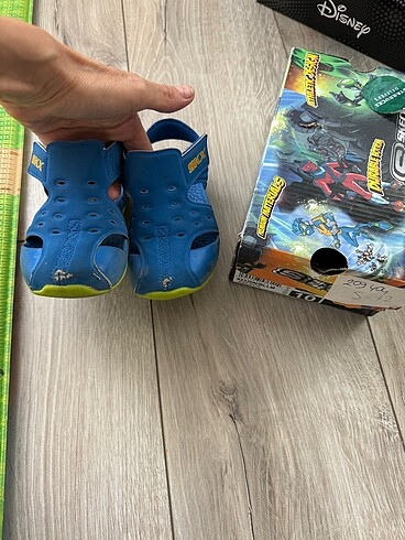 Skechers sandalet