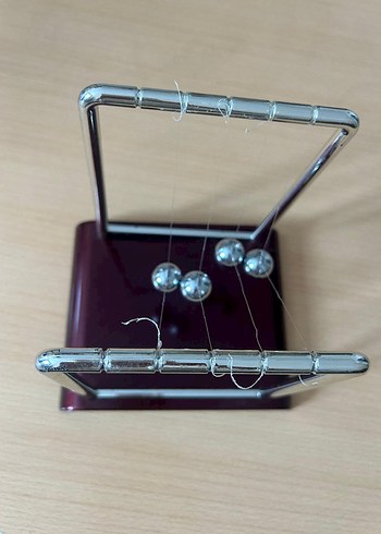 Burgundy Parlak Newton Beşiği Eğitim Oyuncağı masa üstü - Görsel 2