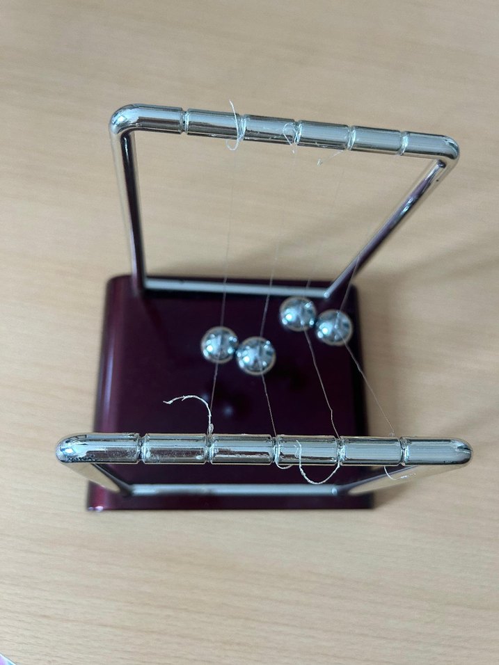 Burgundy Parlak Newton Beşiği Eğitim Oyuncağı masa üstü - Görsel 2