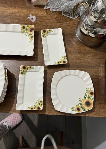 Ayçiçeği Desenli Beyaz Porselen Kahvaltı Seti - Görsel 4