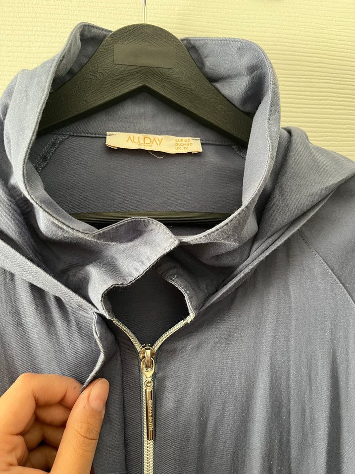 Mavi lacivert Uzun Kapüşonlu Kadın Yağmurluk - Görsel 3