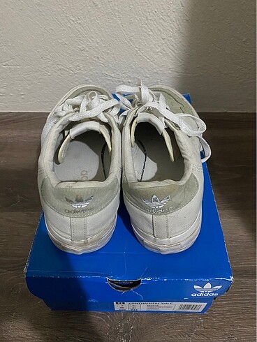 40 Beden beyaz Renk Adidas spor ayakkabı