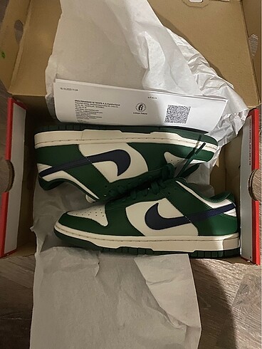 Nike dunk low gorge green