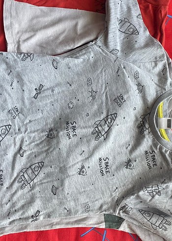 4 adet ince sweatshirt bir gömlek - Görsel 4