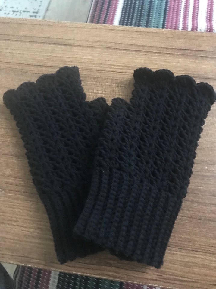 Siyah Örgü Gotik Kadın Eldiveni - Görsel 2