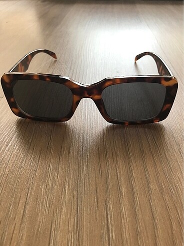 H&M Güneş Gözlüğü
