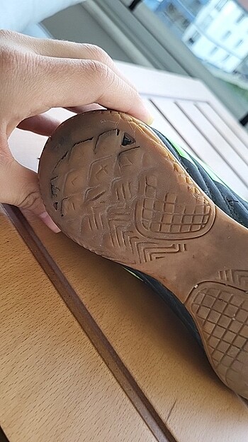 37 Beden siyah Renk Adidas orijinal halı saha
