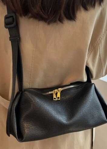 Siyah askılı silindir çanta - Görsel 2