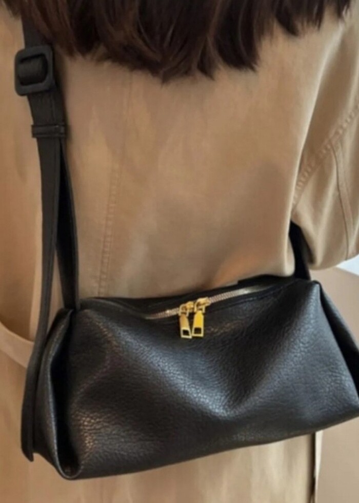 Siyah askılı silindir çanta - Görsel 2
