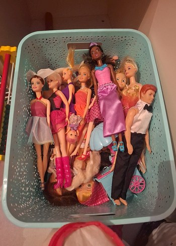 barbie dolabi ve barbie bebekler - Görsel 4