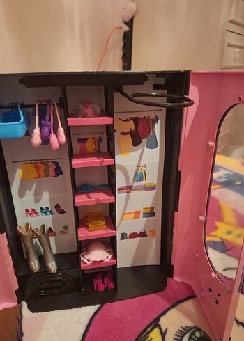 barbie dolabi ve barbie bebekler - Görsel 2