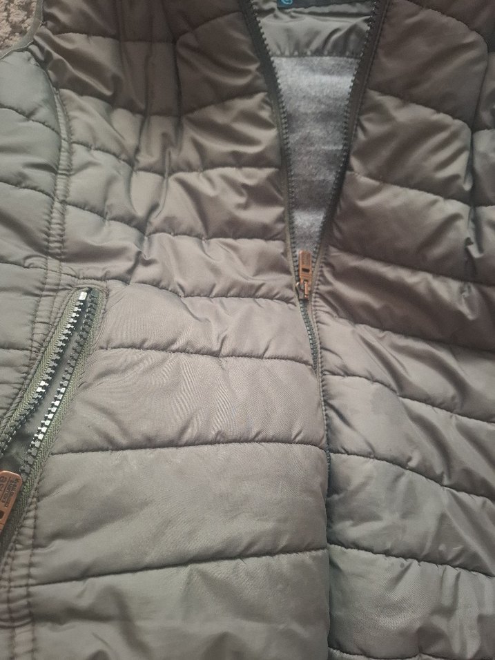 Erkek Çocuk Kapüşonlu Gri Yelek - Görsel 3