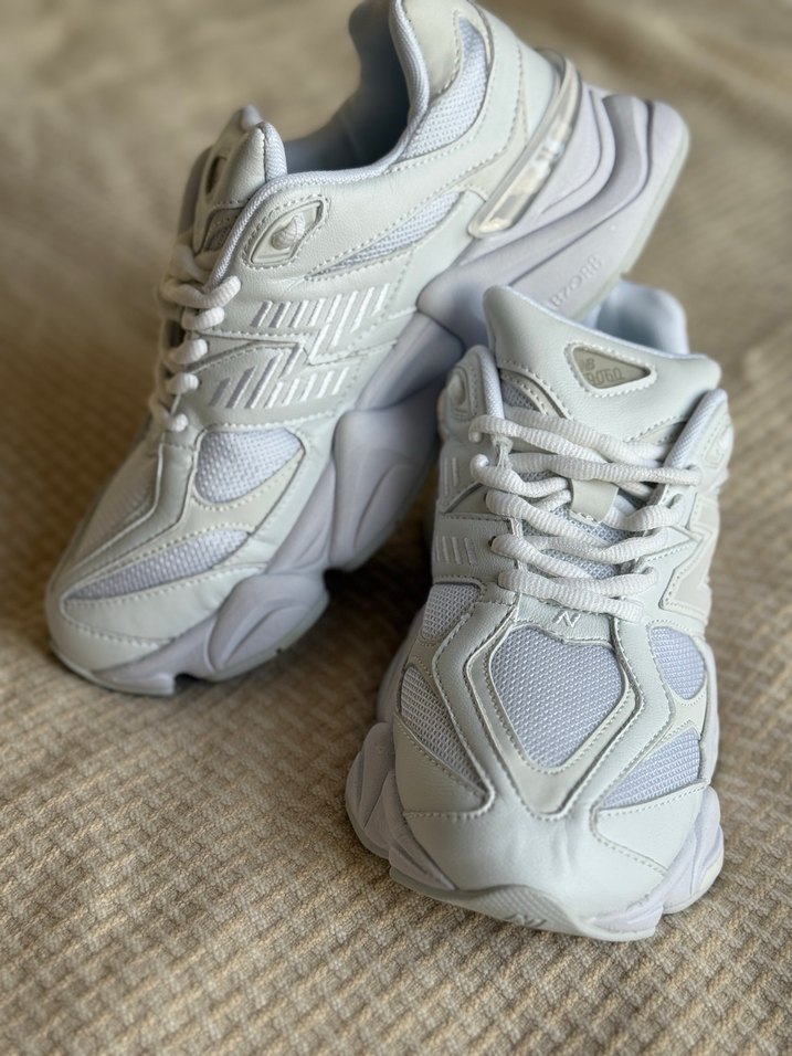 New Balance 9060 Triple White - Görsel 3