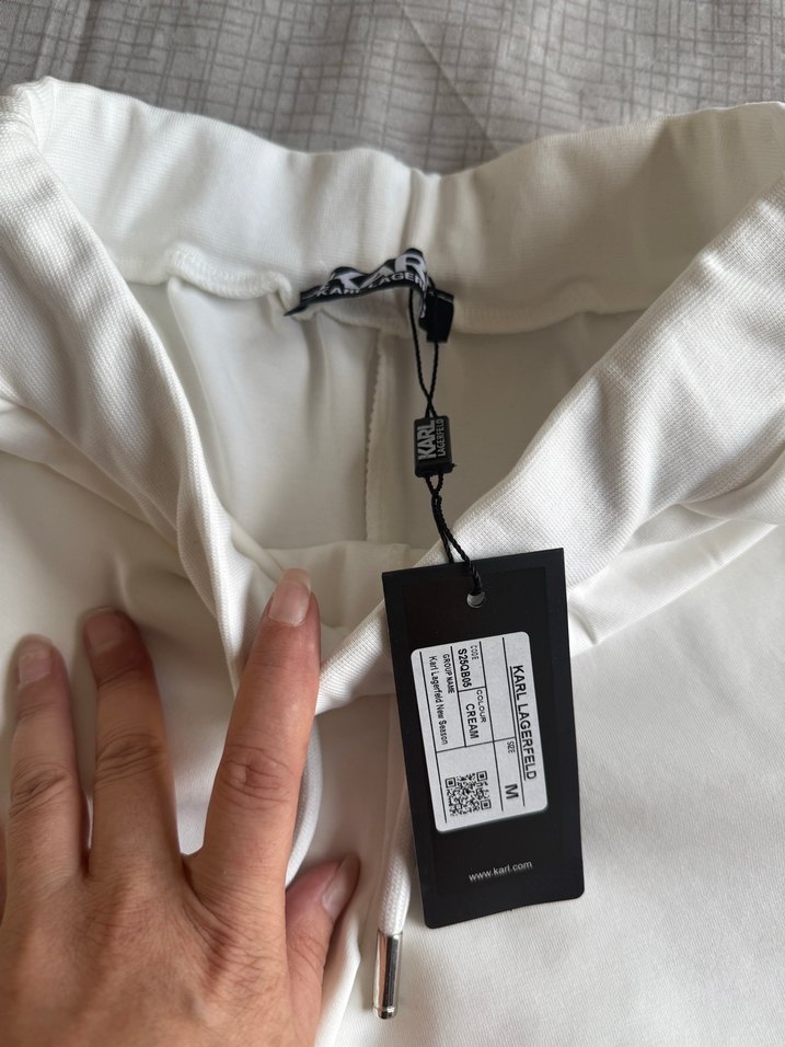 Karl Lagerfeld Beyaz Pamuklu Mini Şort - Görsel 2