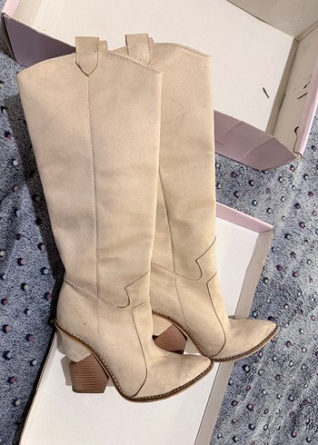 Diz Boyu Bej SüetTopuklu Çizme - Görsel 4